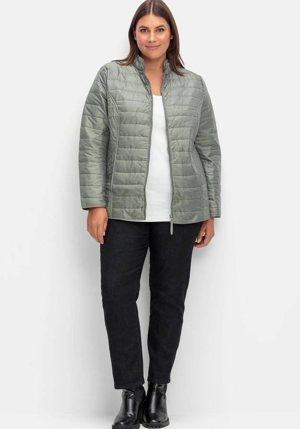 Leicht wattierte Steppjacke mit Stehkragen<sheego New