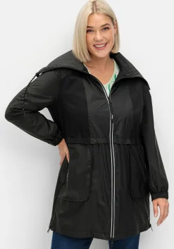 Leichte Outdoorjacke mit dekorativer Passe<sheego Hot