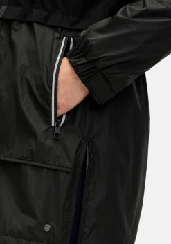 Leichte Outdoorjacke mit dekorativer Passe<sheego Hot