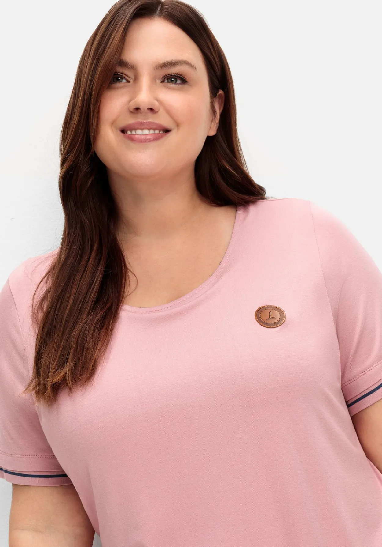 Longshirt in 2-in-1-Optik, mit Rundhalsausschnitt<sheego x Collection L. Online