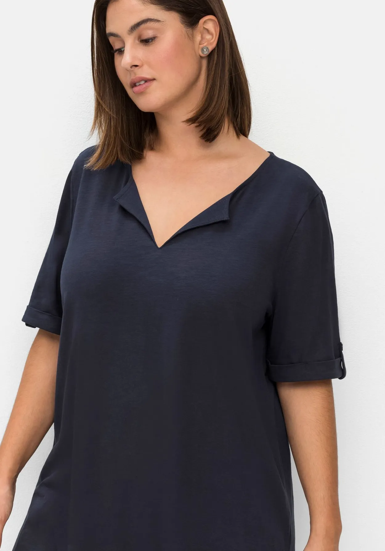 Longshirt mit geschlitztem Ausschnitt<sheego Outlet