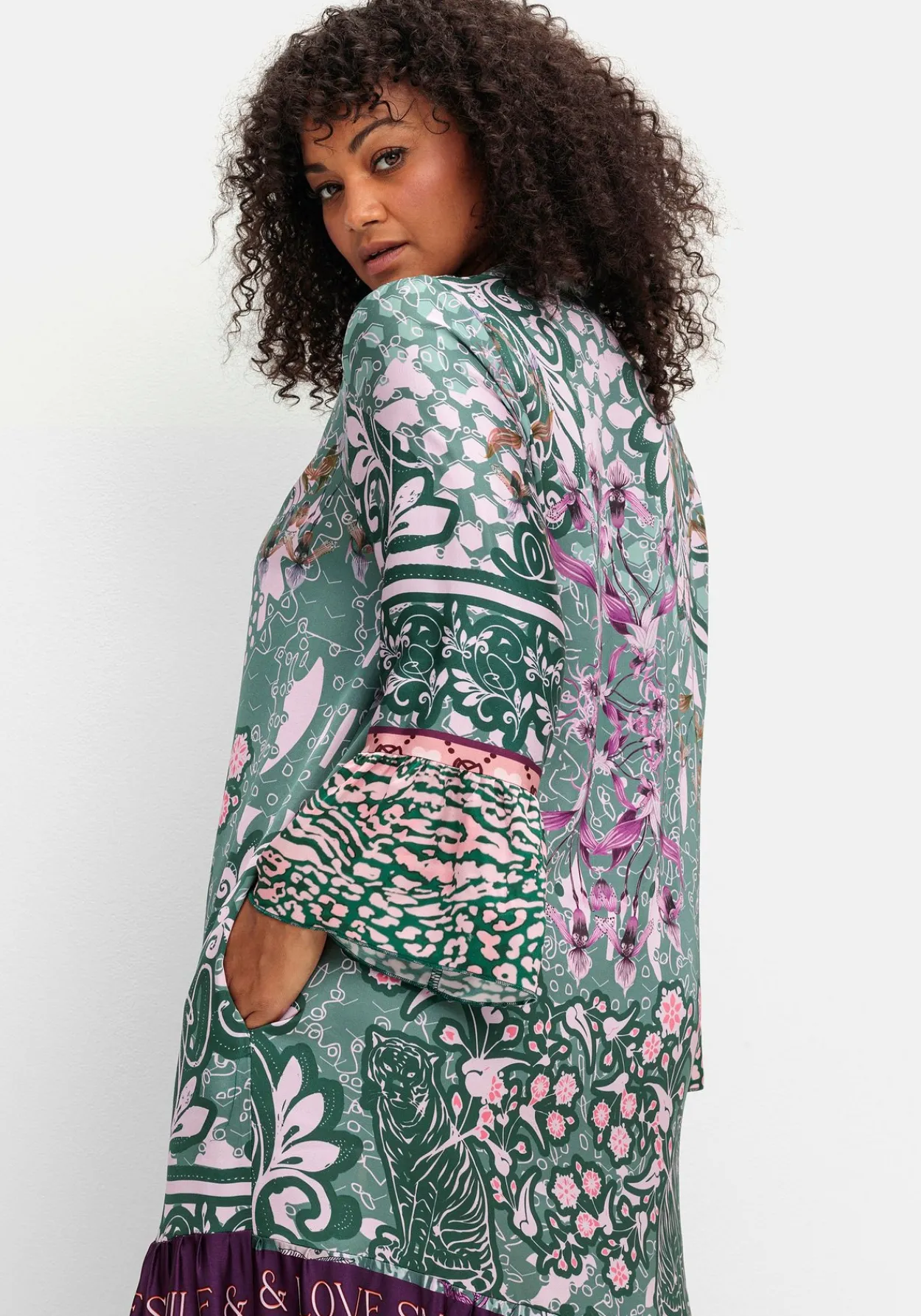 Maxikleid im Mustermix, mit Volants<sheego loves miss goodlife Hot