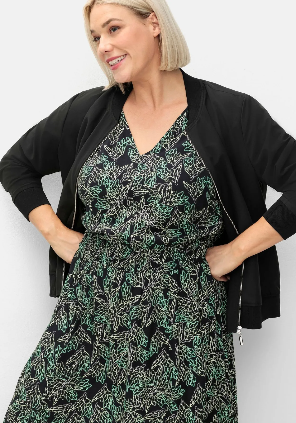Maxikleid mit Alloverdruck und gesmokter Taille<sheego Clearance