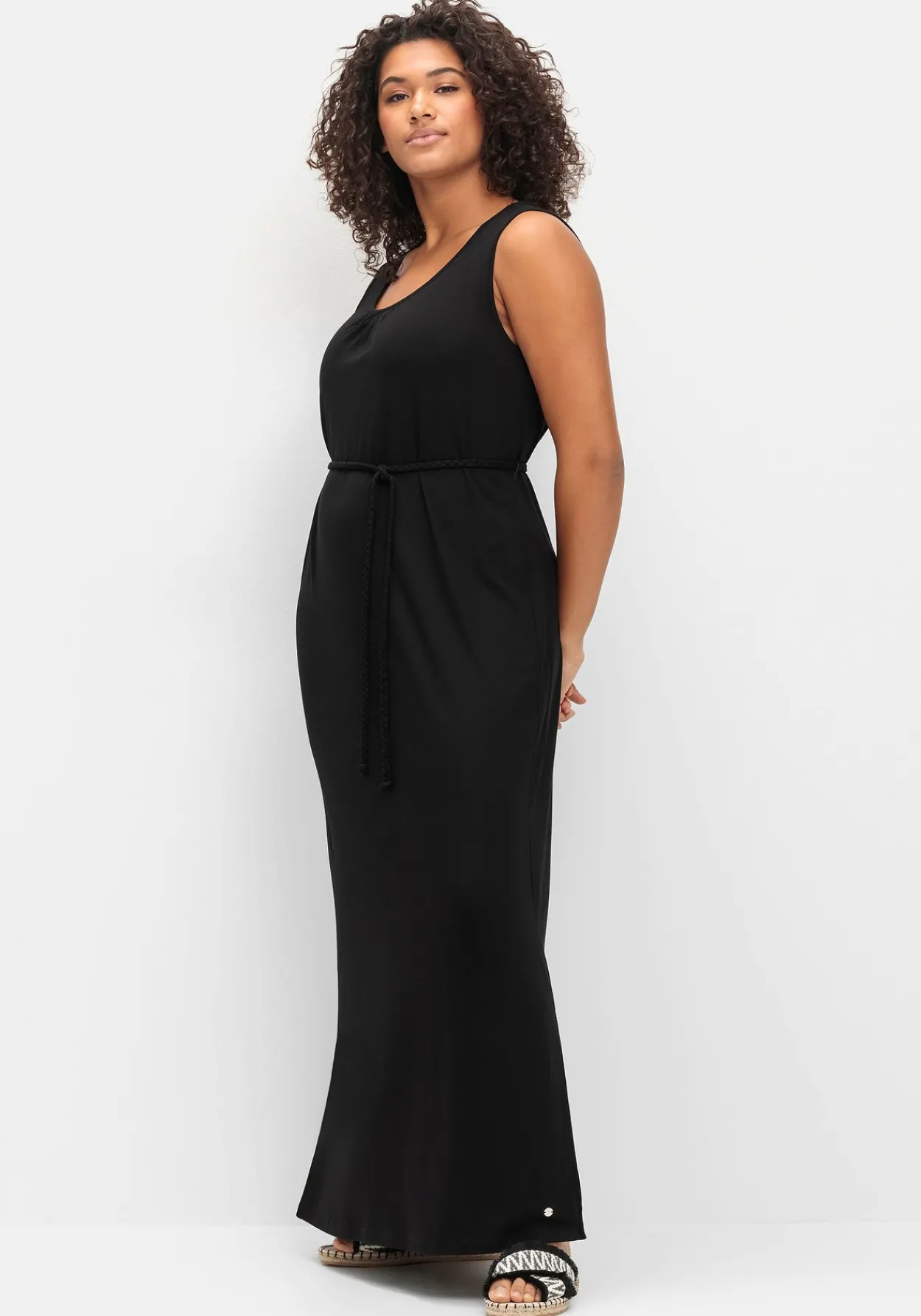 Maxikleid mit Bindegürtel und Rückenausschnitt<sheego Sale