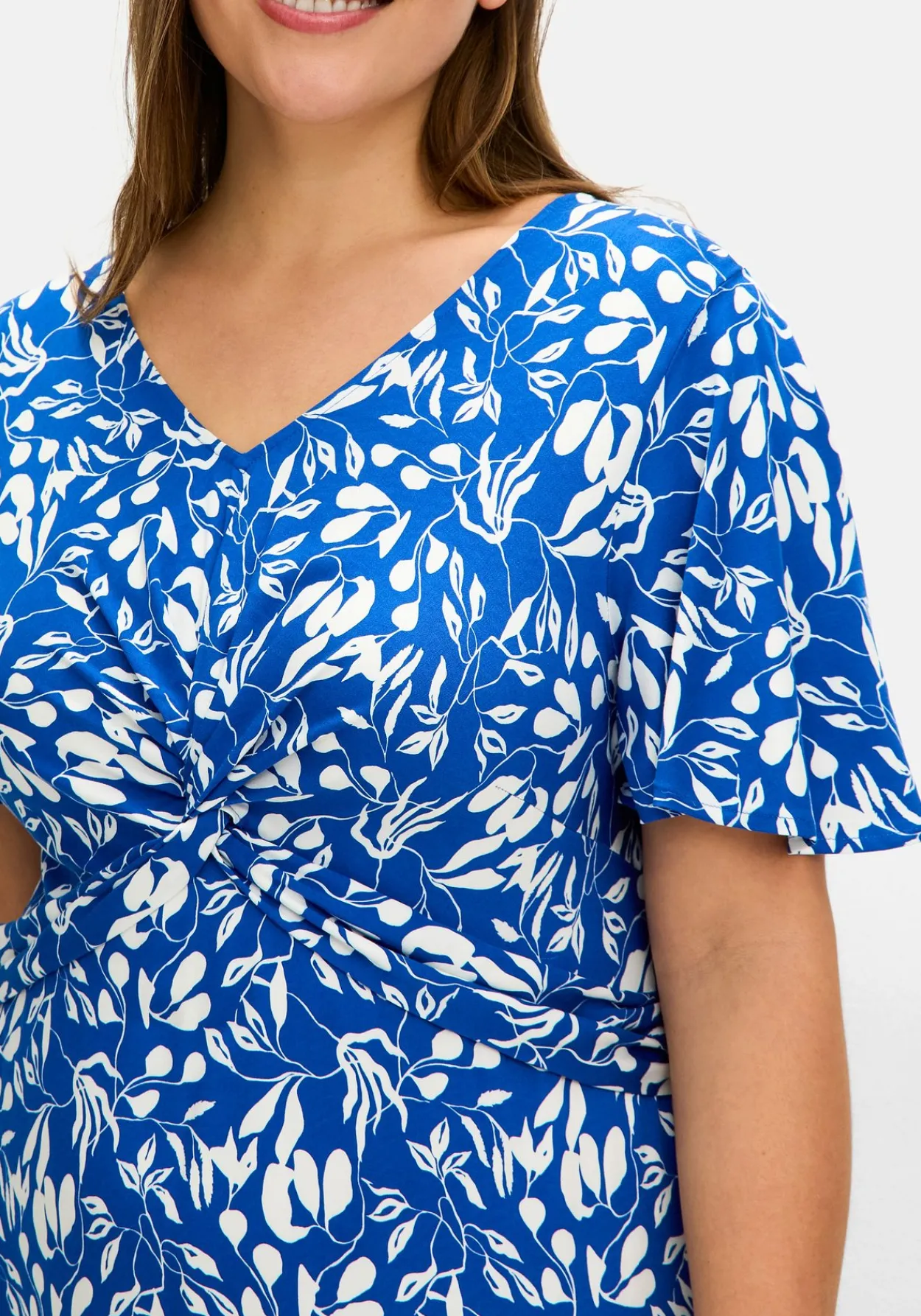 Maxikleid mit Knotendetail in der Taille<sheego Outlet