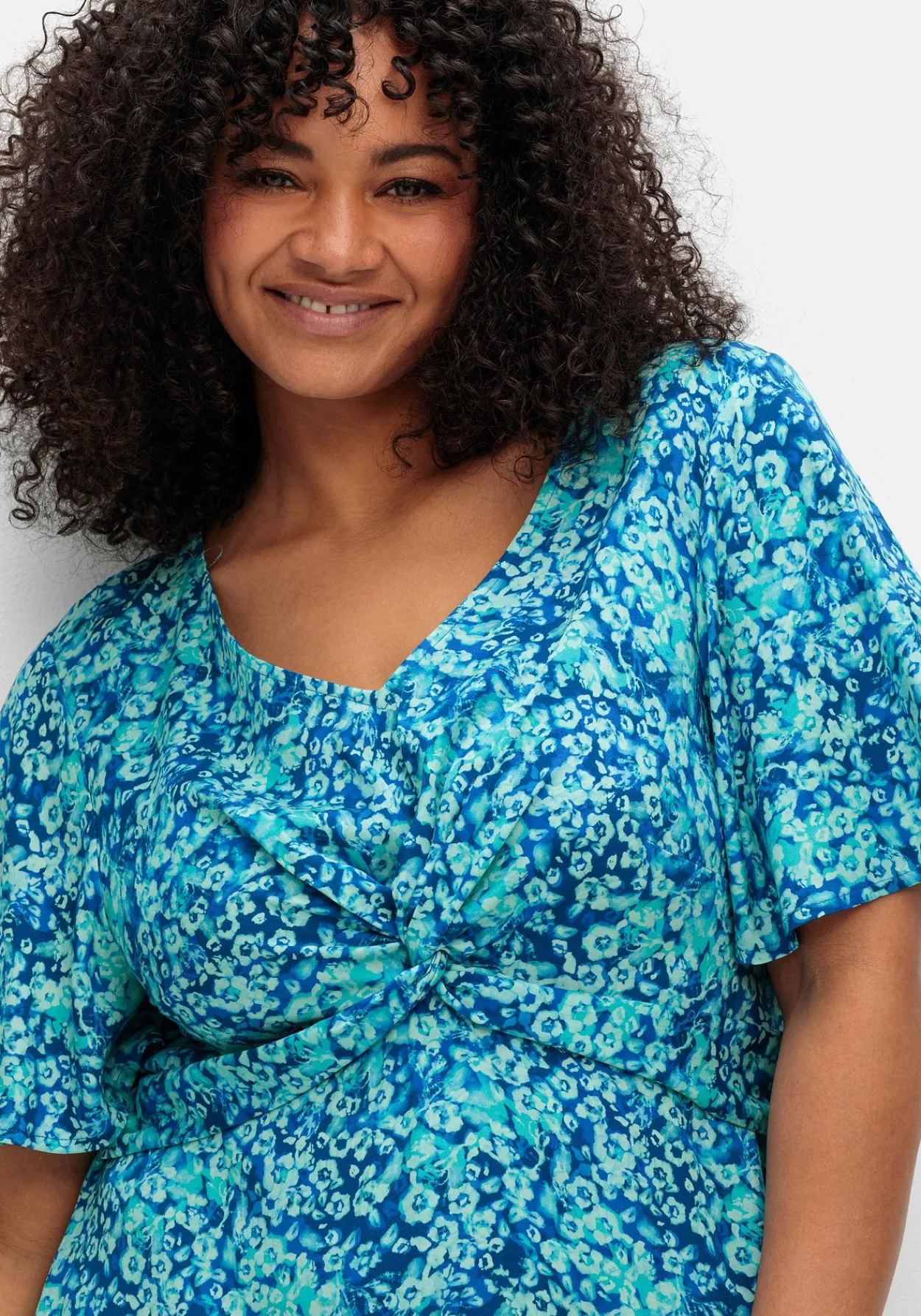 Maxikleid mit Knotendetail in der Taille<sheego Discount