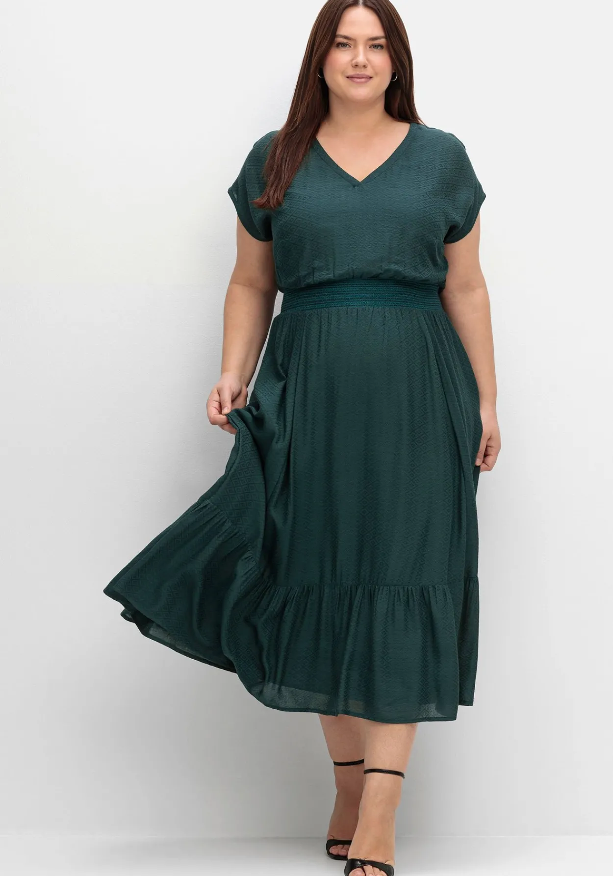 Maxikleid mit Smokbund und Volant am Saum<sheego New
