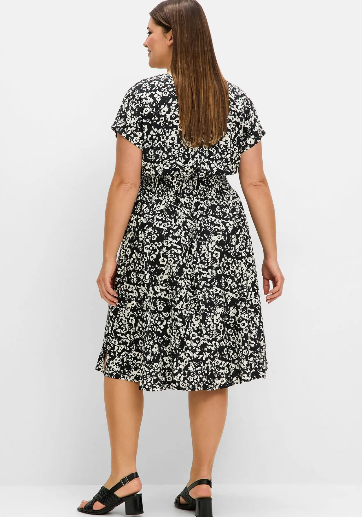 Midikleid mit Smokbund und weitem Rock<sheego Outlet