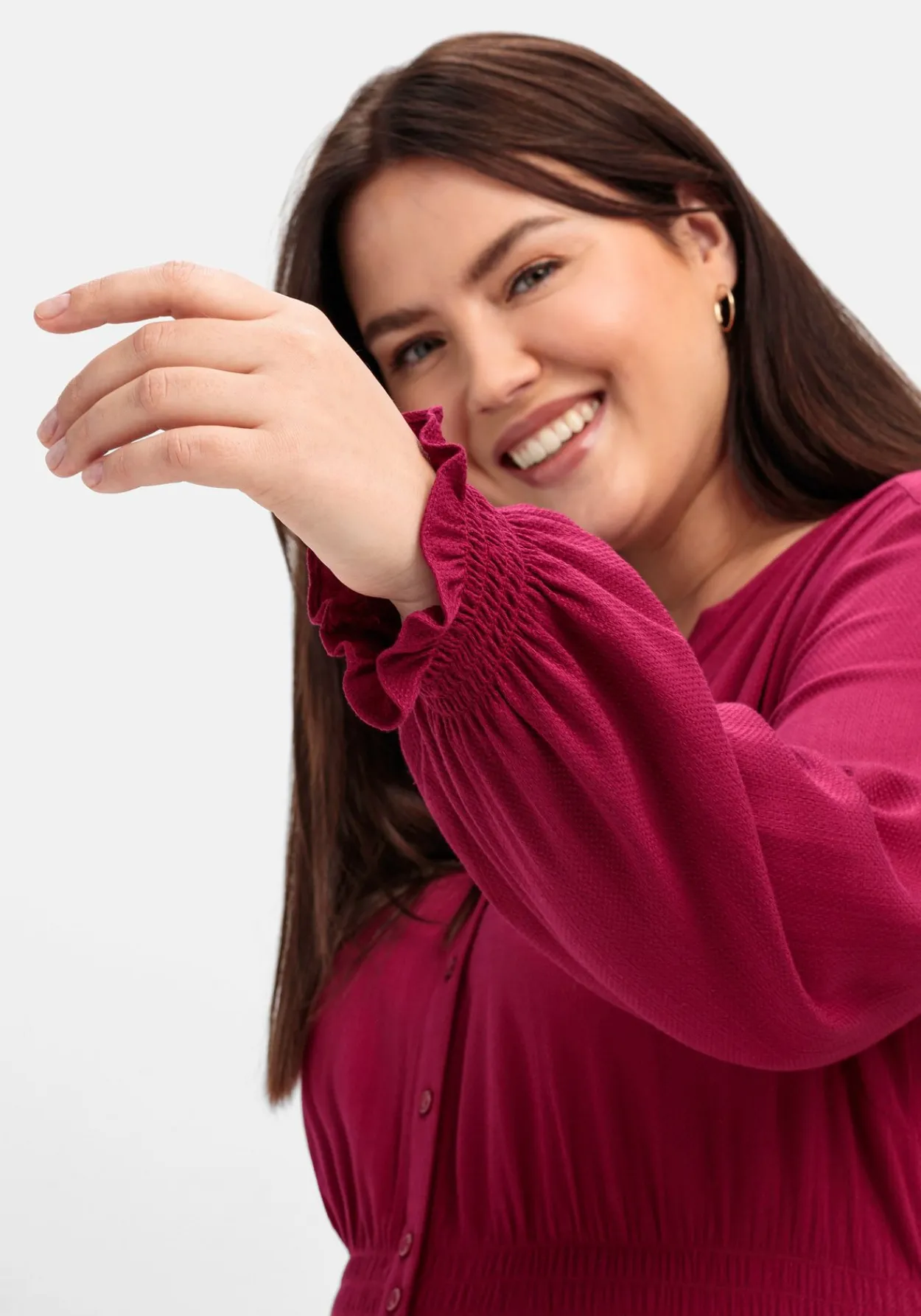 Midikleid mit Smok-Details, aus Viskose<sheego Online