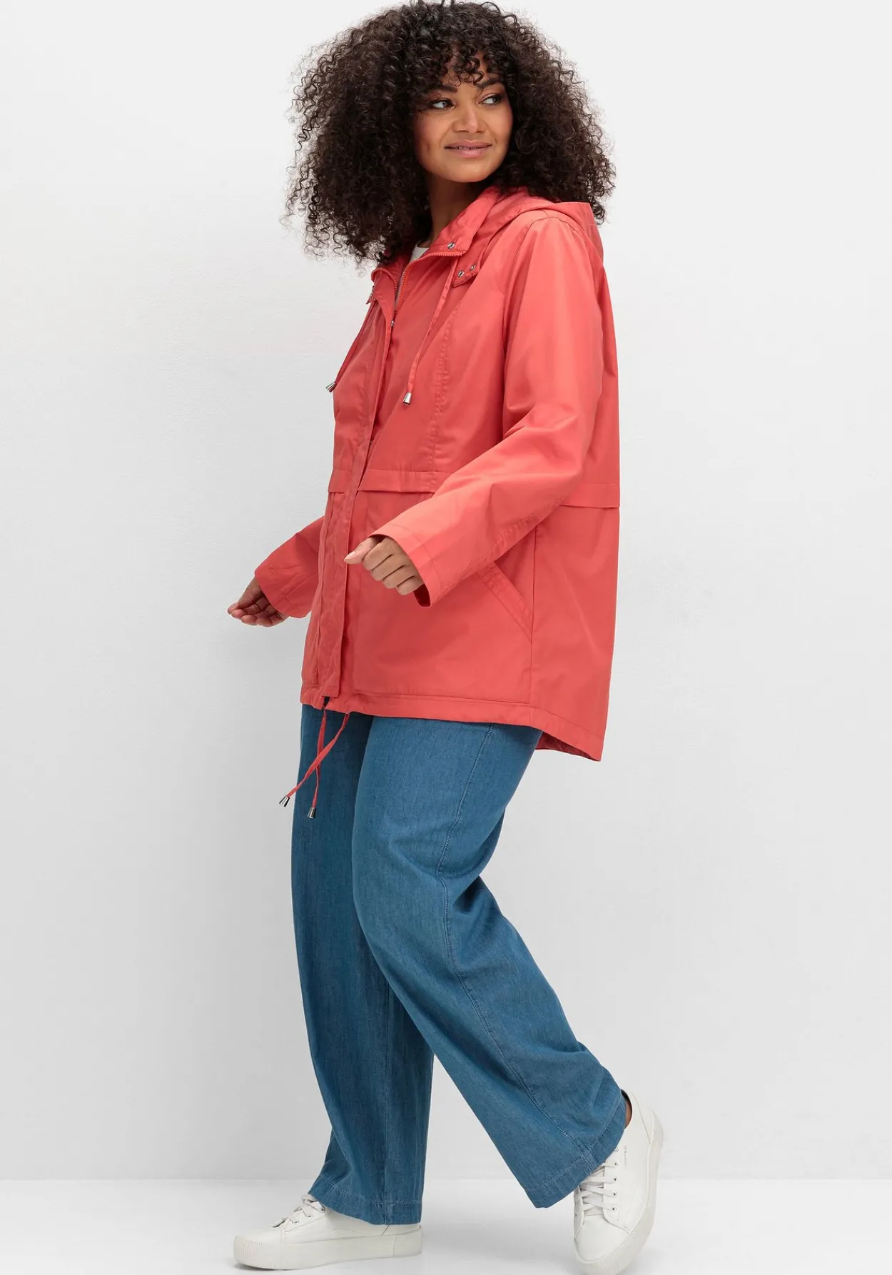 Outdoorjacke mit Kapuze und Stehkragen<sheego Outlet