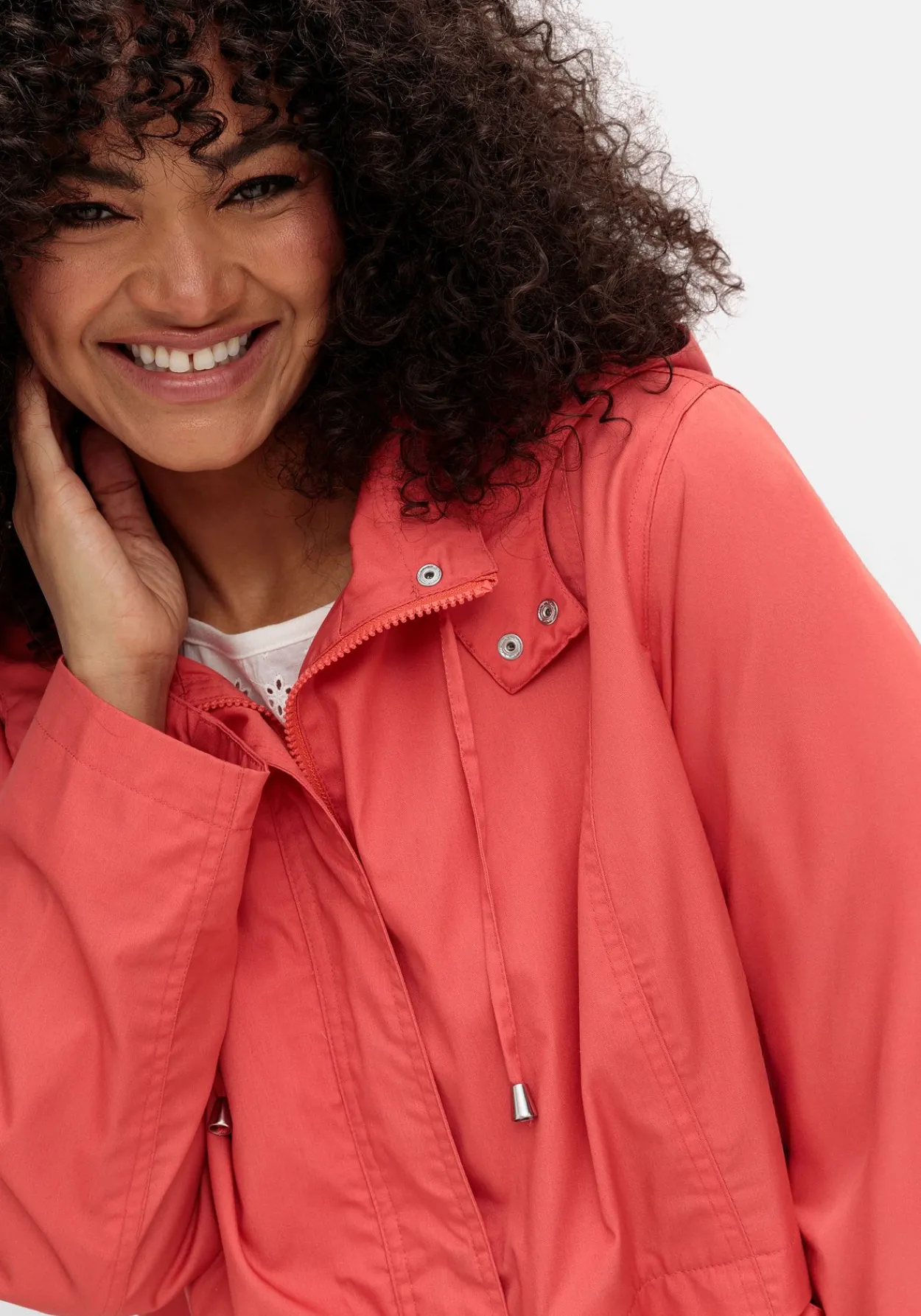 Outdoorjacke mit Kapuze und Stehkragen<sheego Outlet