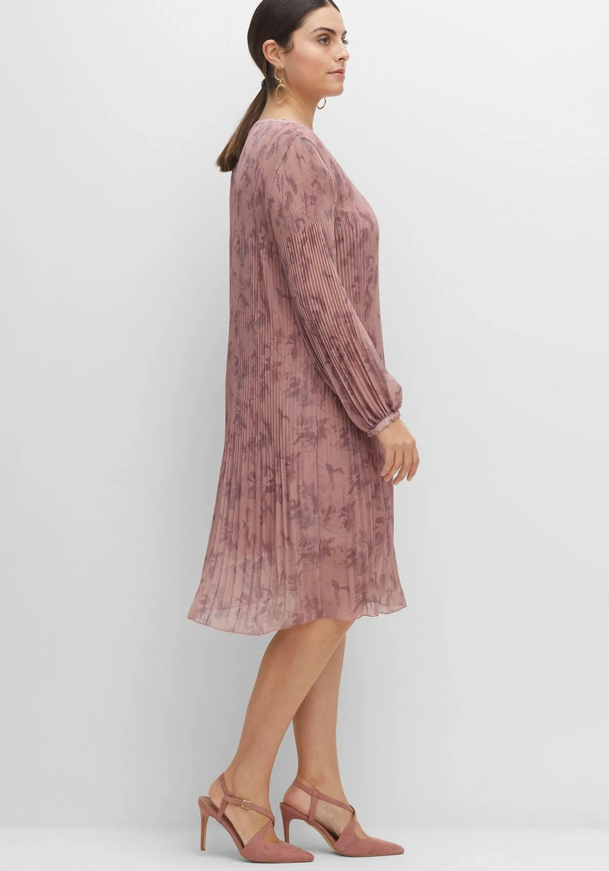 Plissiertes Chiffonkleid mit Alloverdruck<sheego Hot