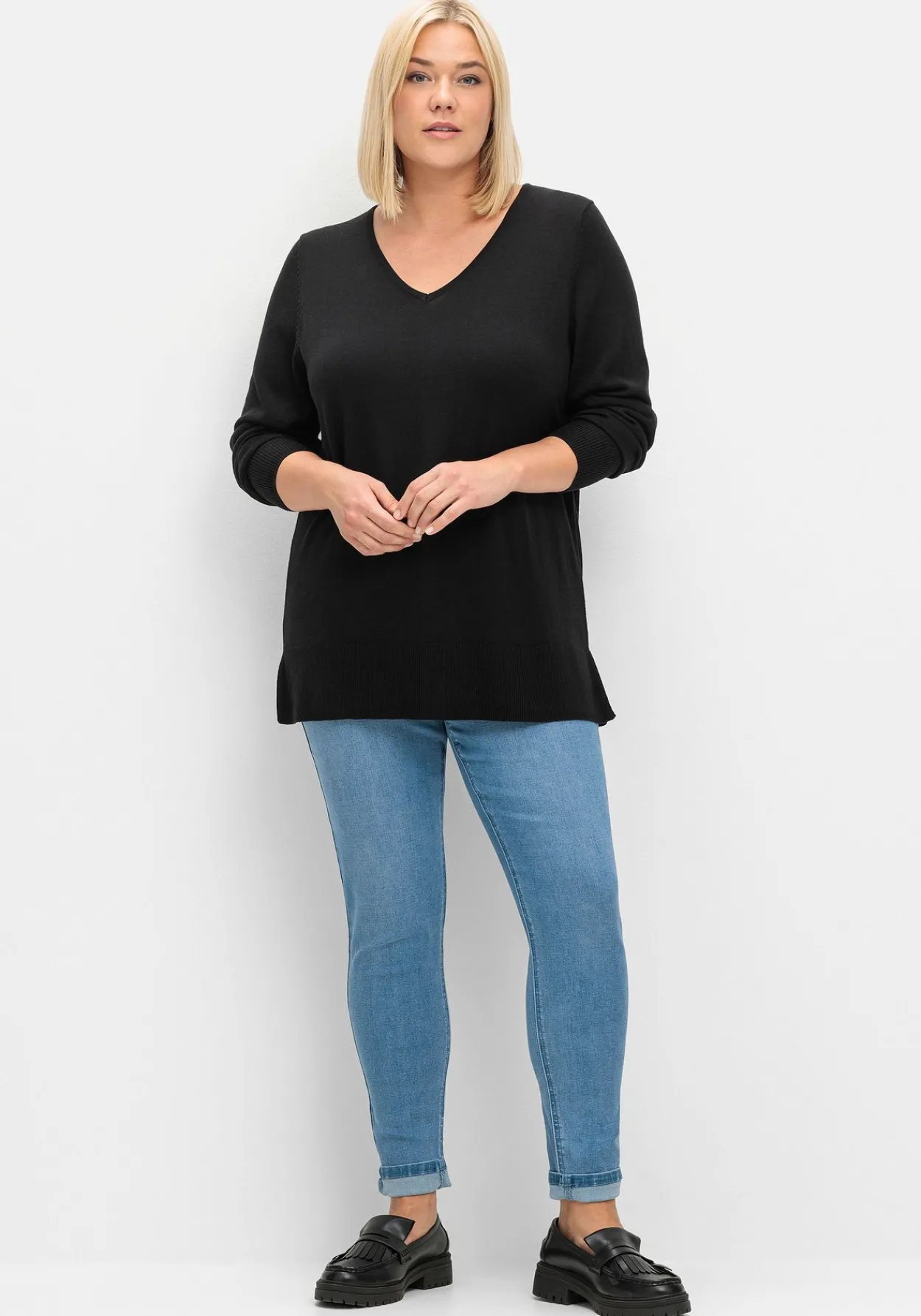 Pullover aus leichtem Strick, mit V-Ausschnitt<sheego Discount