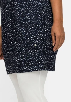 Relax-Shirtkleid mit Alloverdruck und breitem Saum<sheego Online
