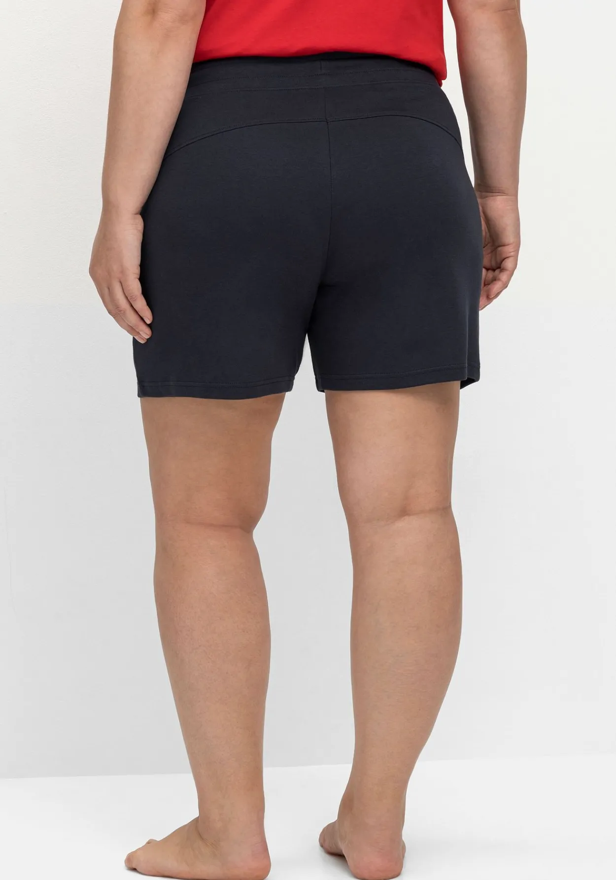 Relaxshorts mit Kontrastdetails, aus weichem Interlock<sheego Fashion