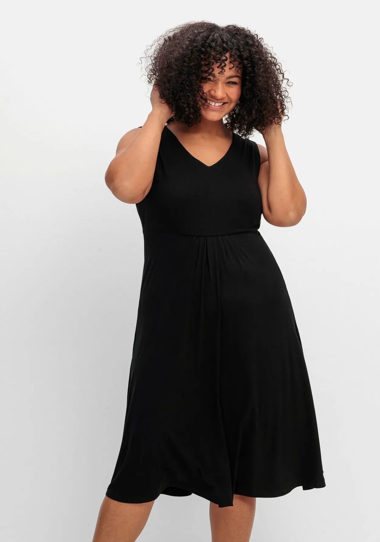 Ärmelloses Jerseykleid mit Raffung vorn<sheego Hot