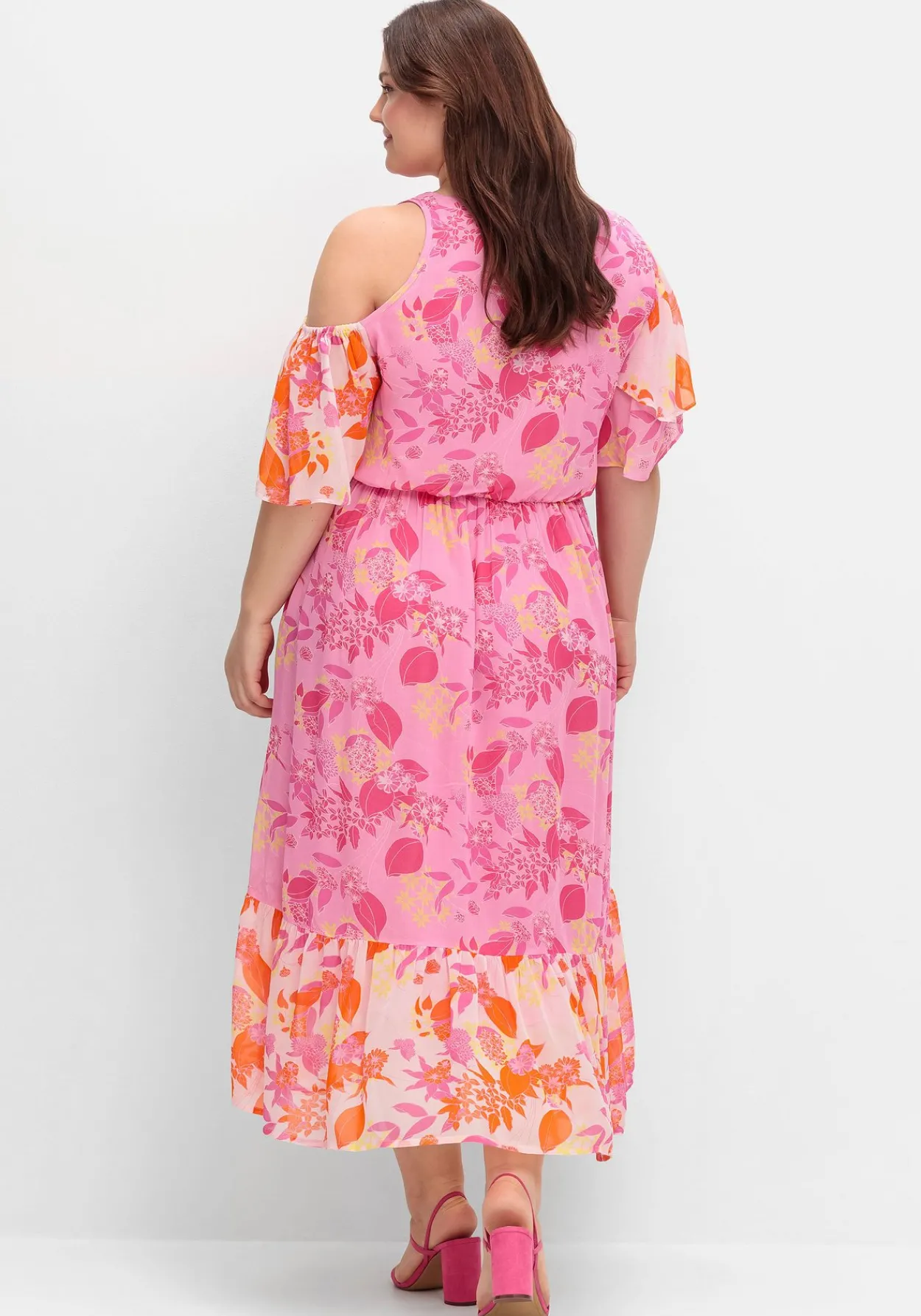 Rüschenkleid mit Cut-out und Volants in Kontrast<sheego loves miss goodlife New