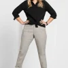 Schmal zulaufende Chinohose mit Bundfalten<sheego Sale