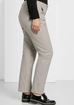 Schmal zulaufende Chinohose mit Bundfalten<sheego Sale
