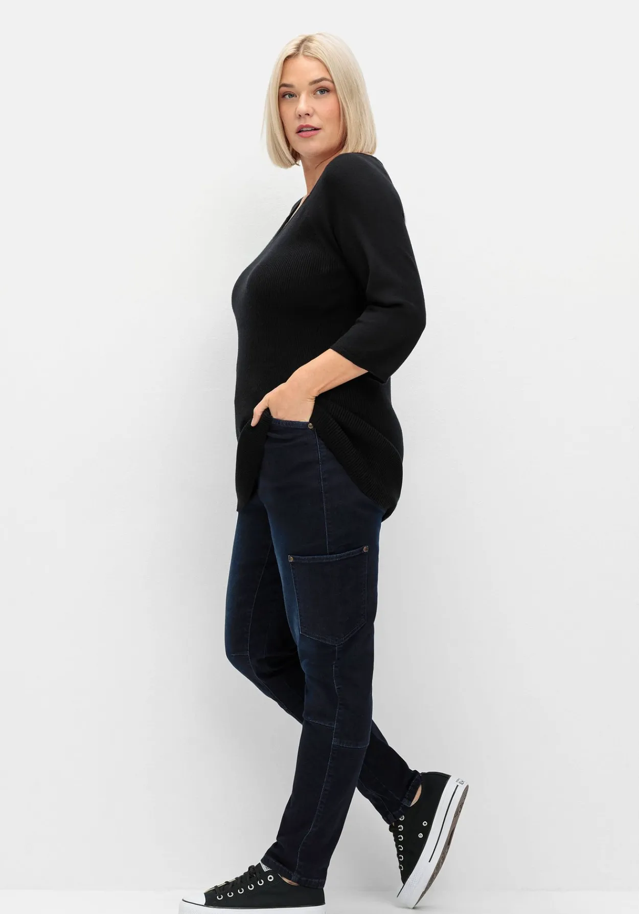 Schmale Cargo-Jeans mit Tasche seitlich am Bein<sheego New