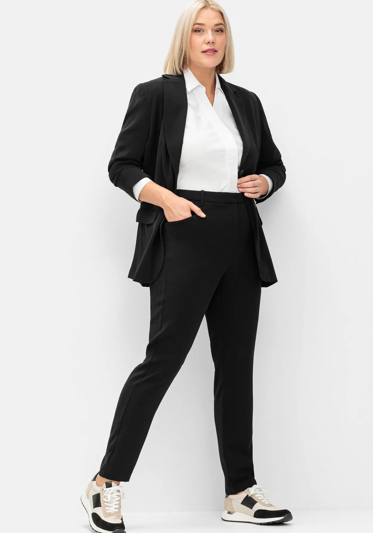 Schmale gepflegte Hose mit Teilgummibund<sheego Hot