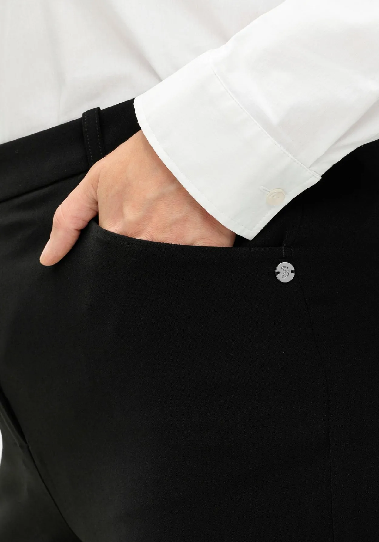 Schmale gepflegte Hose mit Teilgummibund<sheego Hot