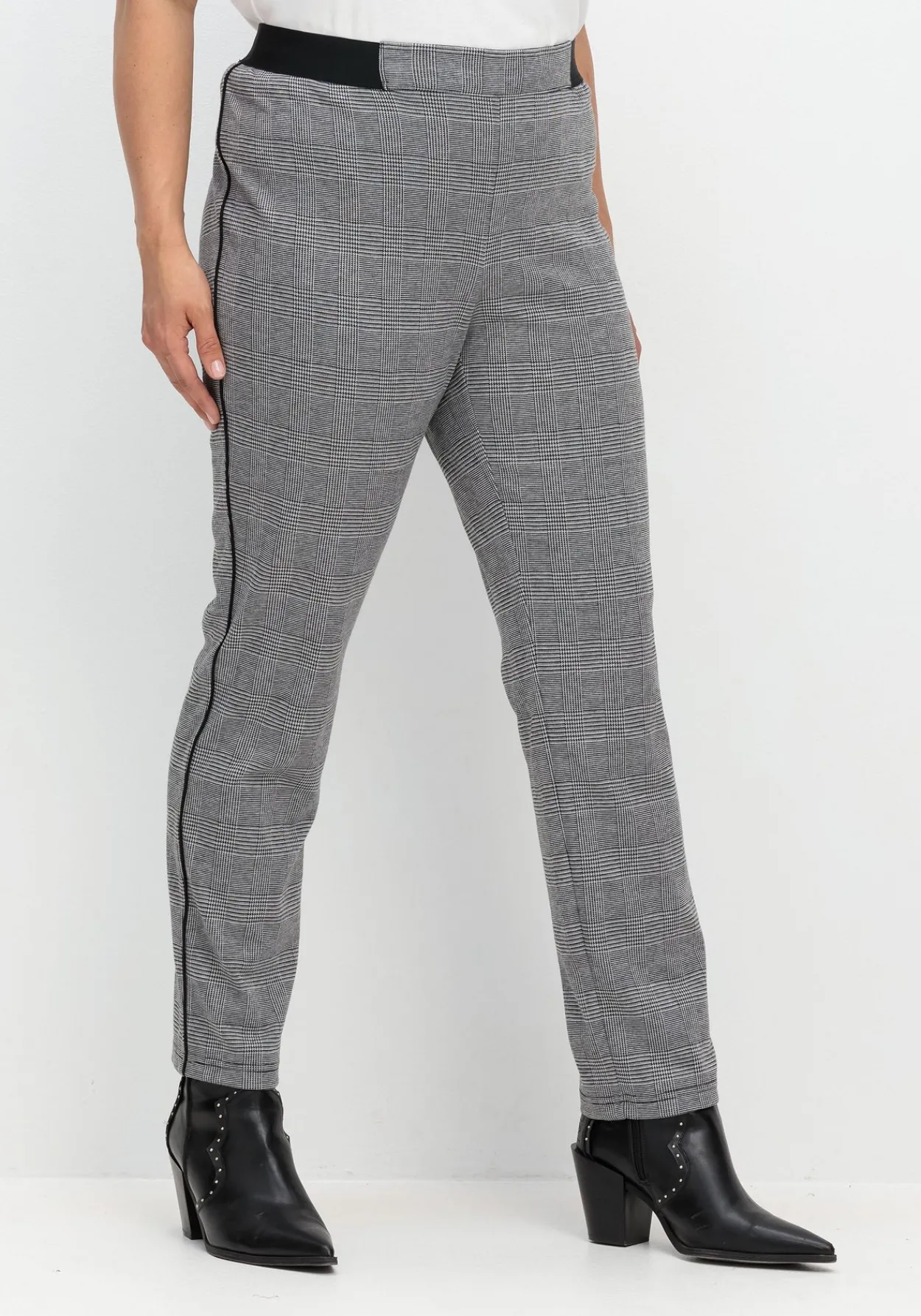 Schmale Hose mit grafischem Muster und Stretchbund<sheego Discount