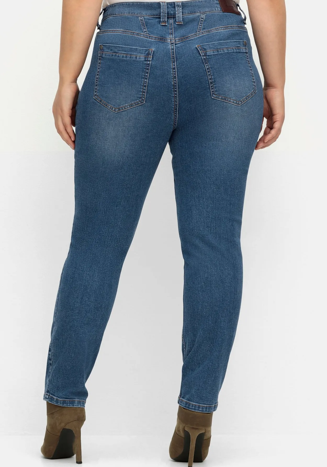 Schmale Jeans in Curvy-Schnitt PIA, in 5-Pocket-Form<sheego Outlet