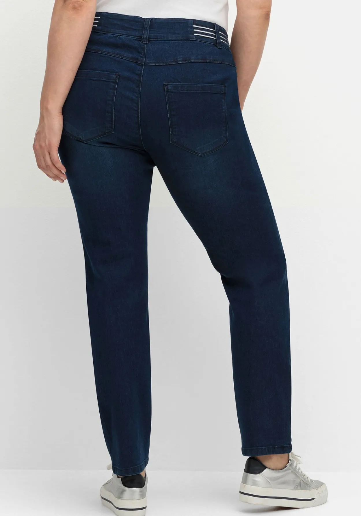 Schmale Jeans mit Glitzer-Zierband am Bund<sheego New