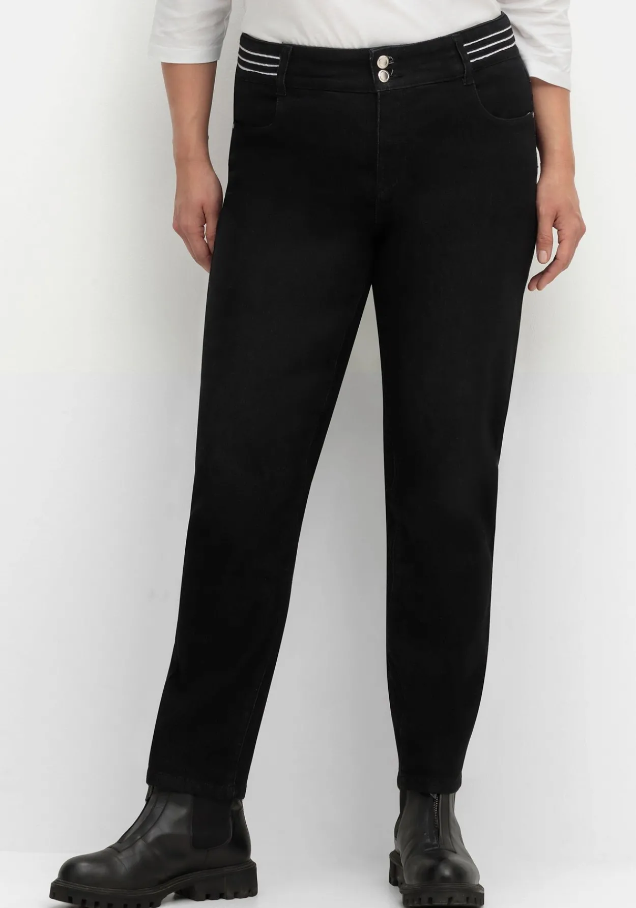 Schmale Jeans mit Glitzer-Zierband am Bund<sheego Hot