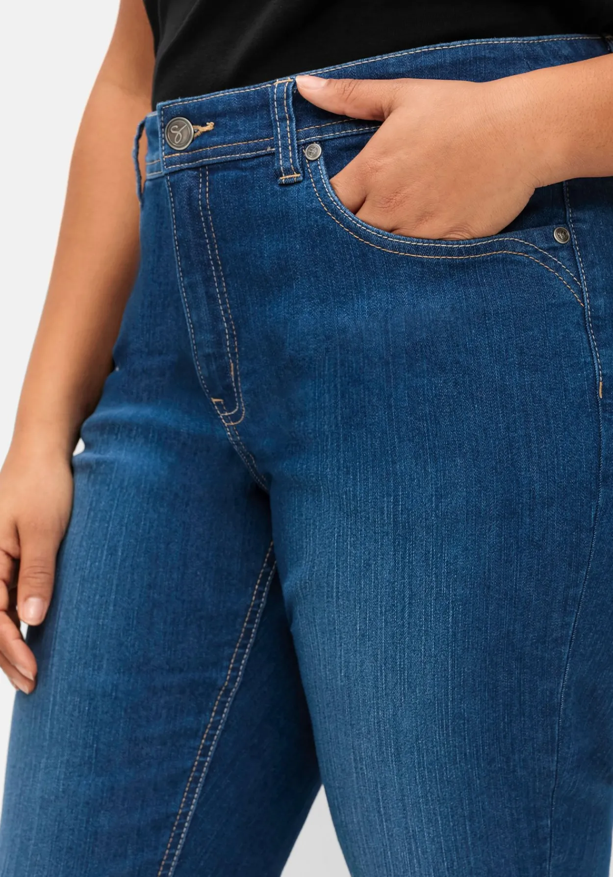 Schmale 7/8-Jeans mit Kontrasttape innen am Saum<sheego Clearance