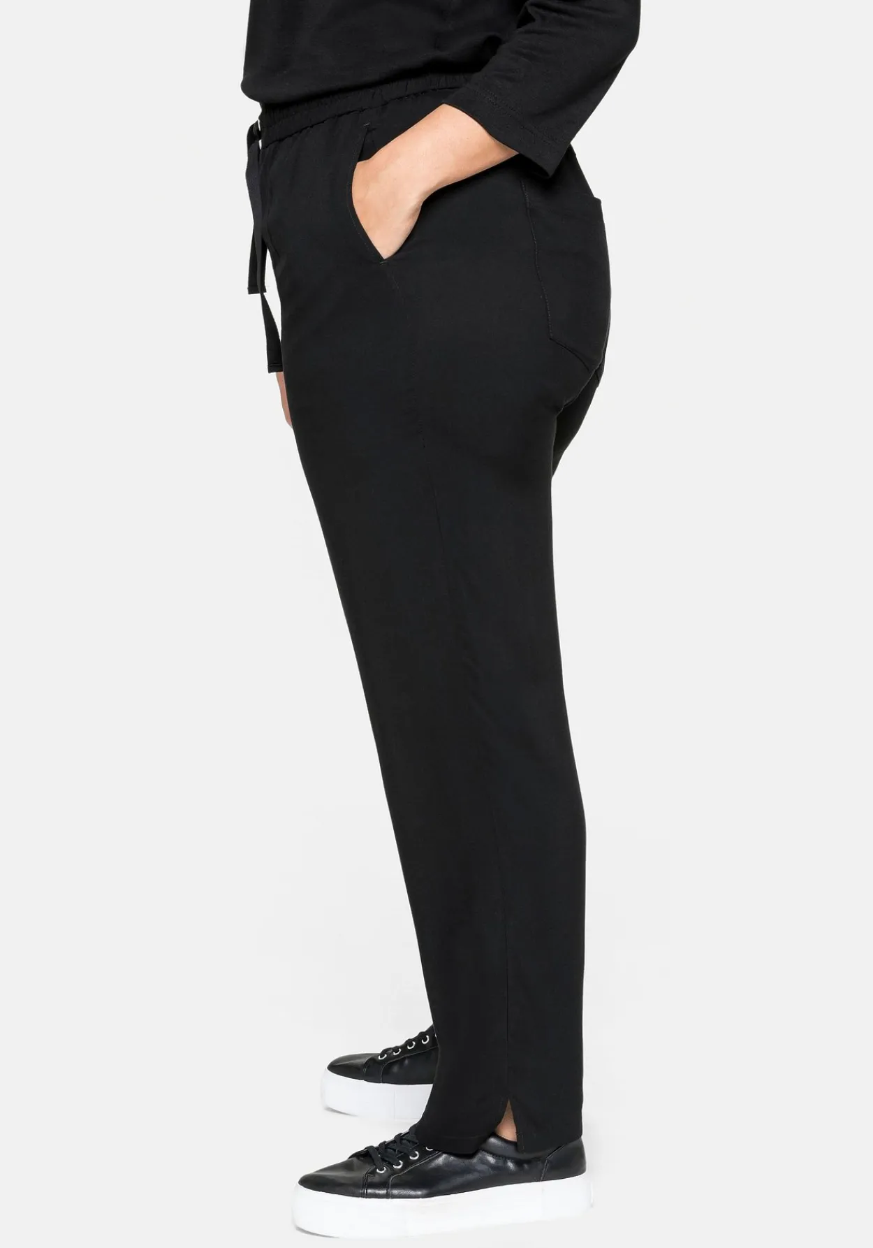 Schmale Joggpants mit Schlupfbund und Eingrifftaschen<sheego Hot