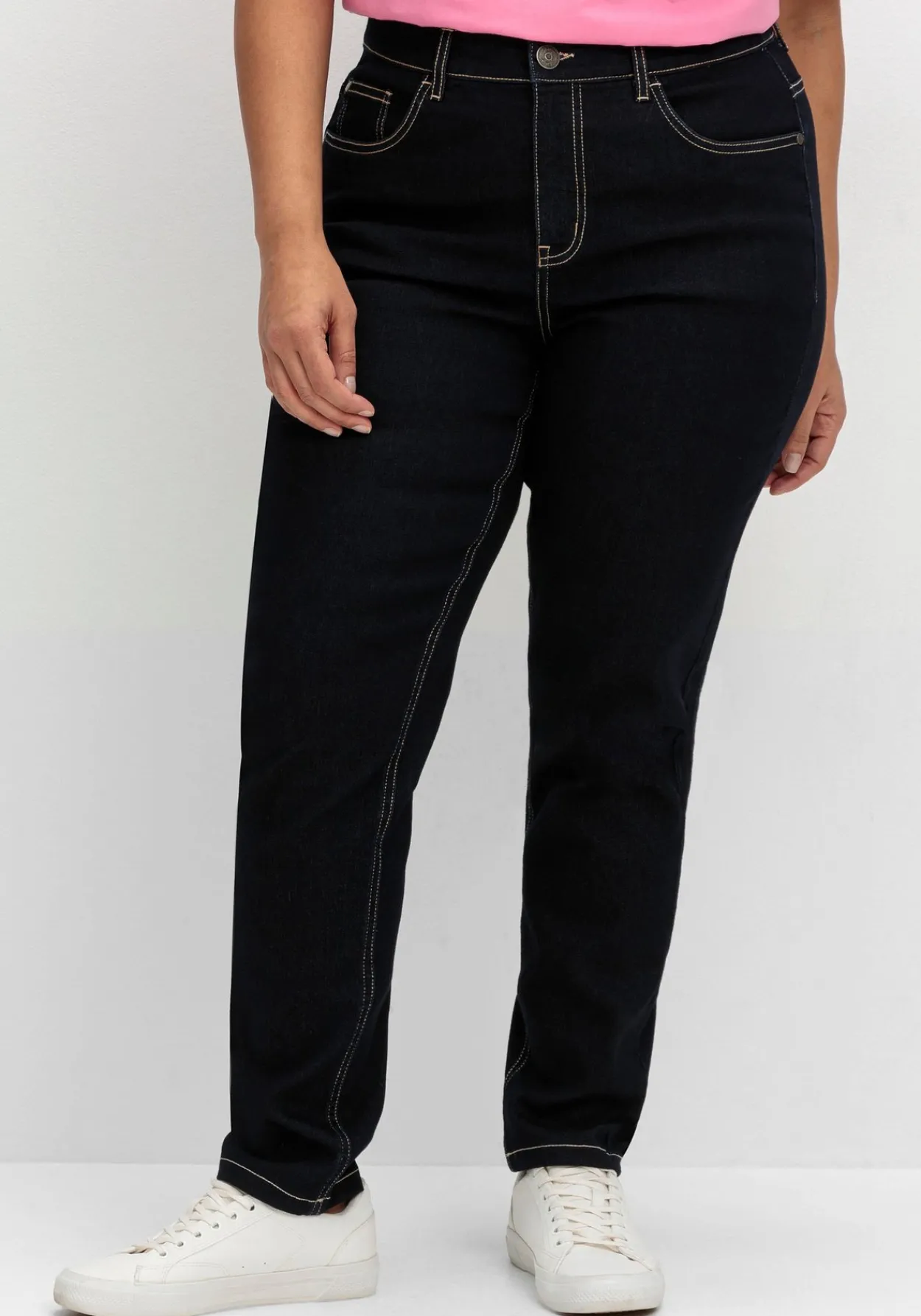 Schmale 5-Pocket-Jeans in cleaner Optik<sheego Hot