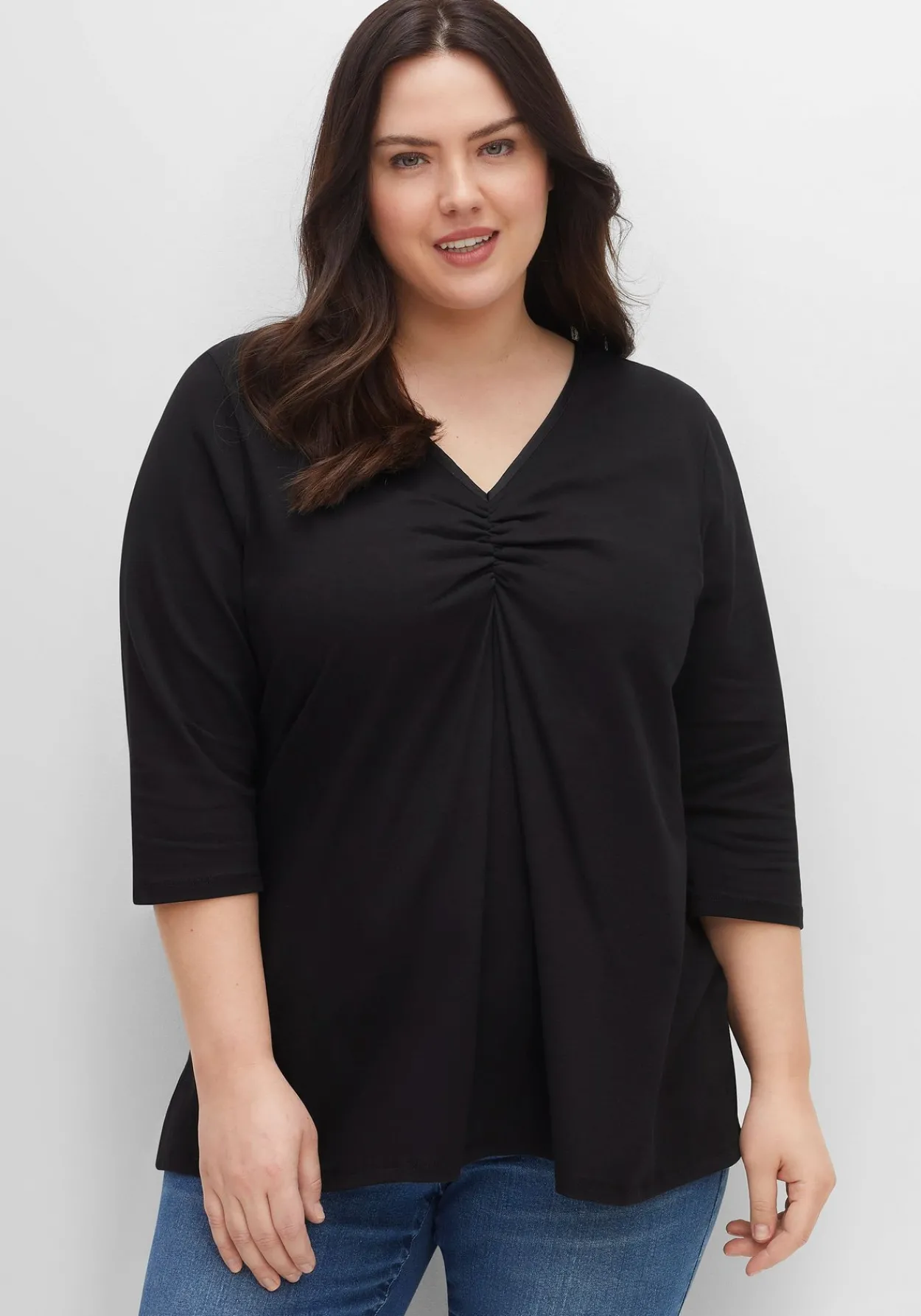 Shirt aus Jersey, mit V-Ausschnitt und Kellerfalte<sheego Fashion
