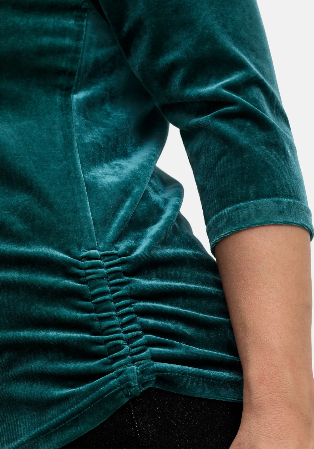 Shirt aus Samt, mit 3/4-Arm und Raffung seitlich<sheego Online