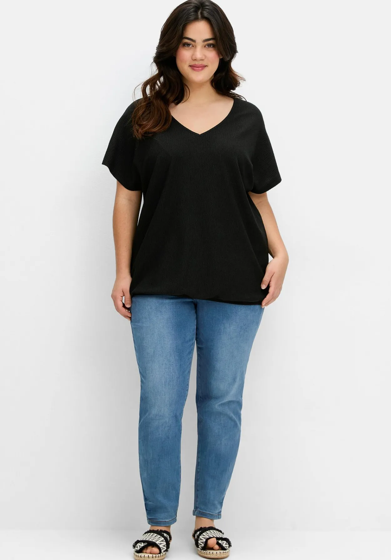 Shirt aus Struktur-Jersey, mit Gummizugsaum<sheego Hot