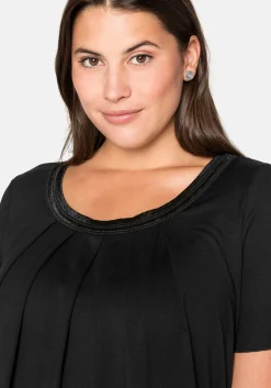 Shirt in A-Linie mit dekorativer Blende, aus Viskose-Jersey<sheego Outlet