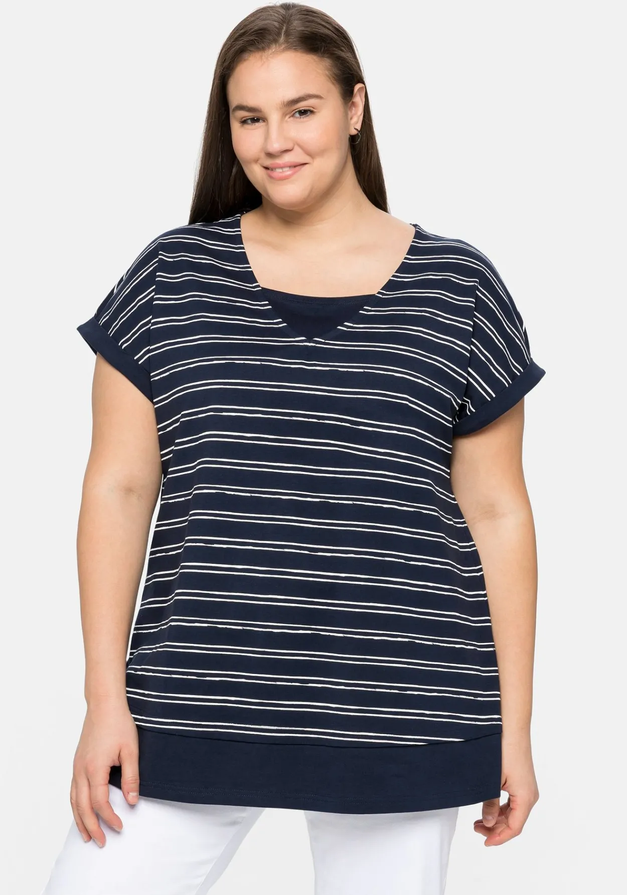 Shirt in Layeroptik, mit dezenten Streifen<sheego Outlet