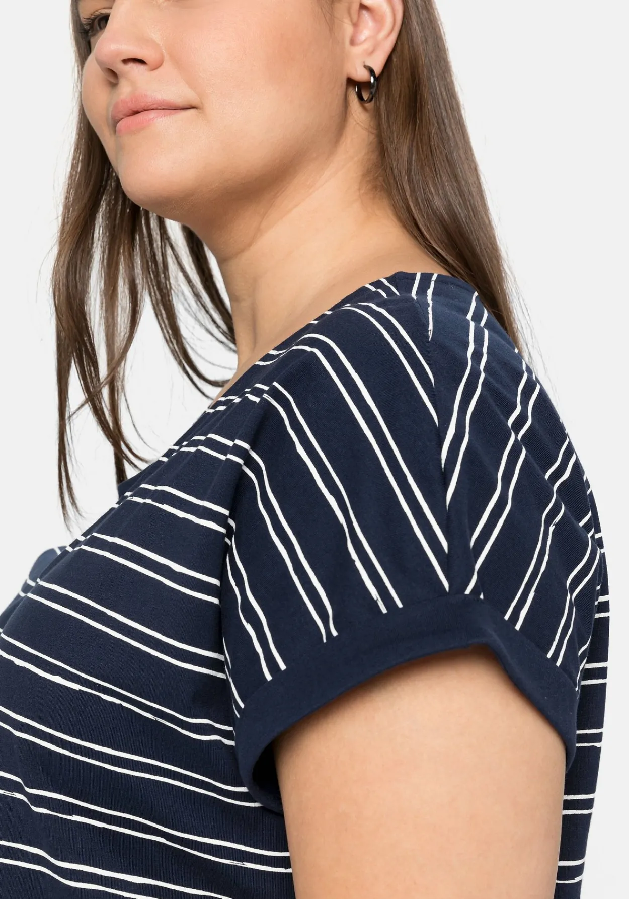 Shirt in Layeroptik, mit dezenten Streifen<sheego Outlet