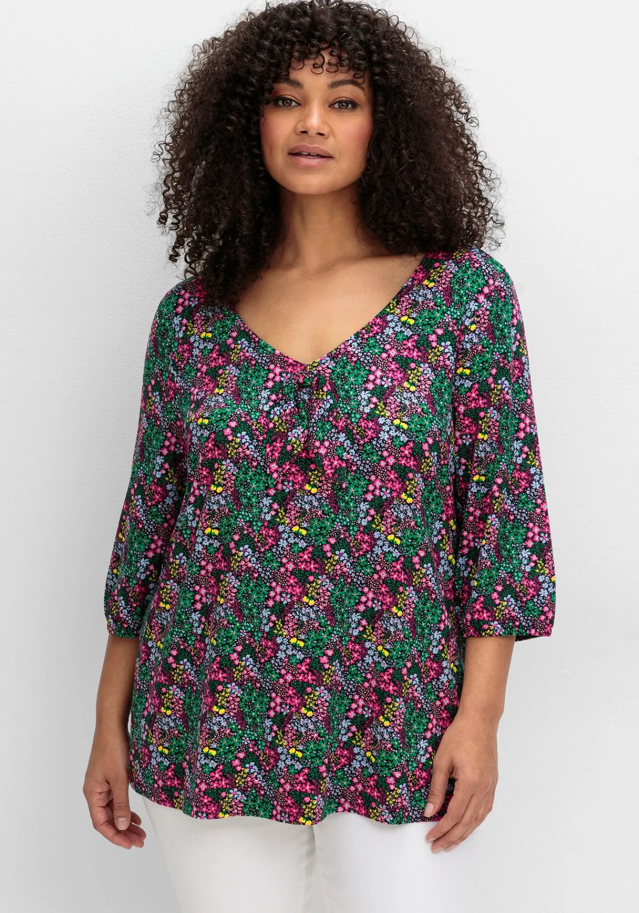 Shirt mit Allover-Blumendruck und tiefem Ausschnitt<sheego by Joe Browns Sale
