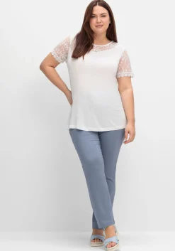 Shirt mit Einsätzen aus floraler Spitze, leicht tailliert<sheego Hot