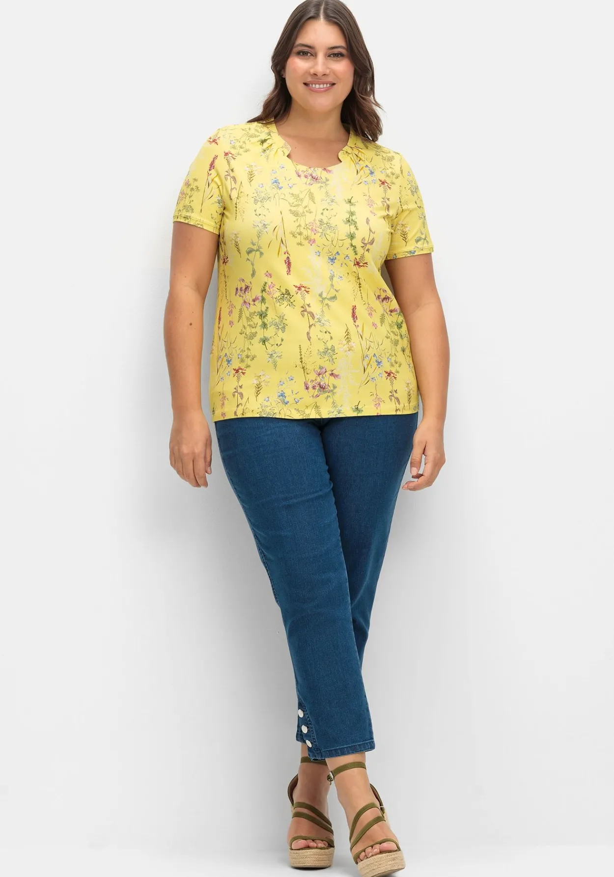 Shirt mit Faltenpartie am Stehkragen<sheego Discount
