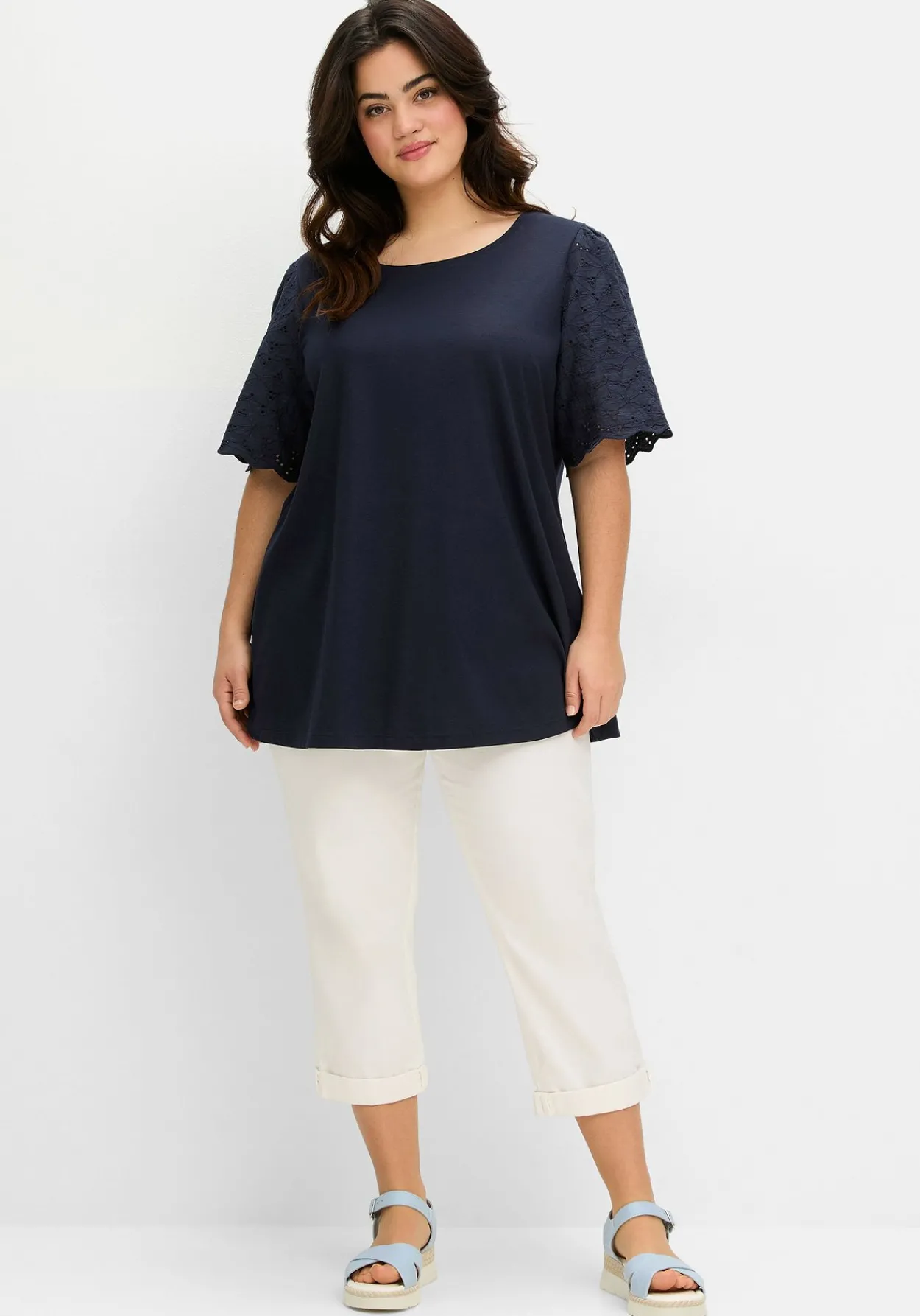 Shirt mit Flügelärmeln aus Lochspitze<sheego Fashion
