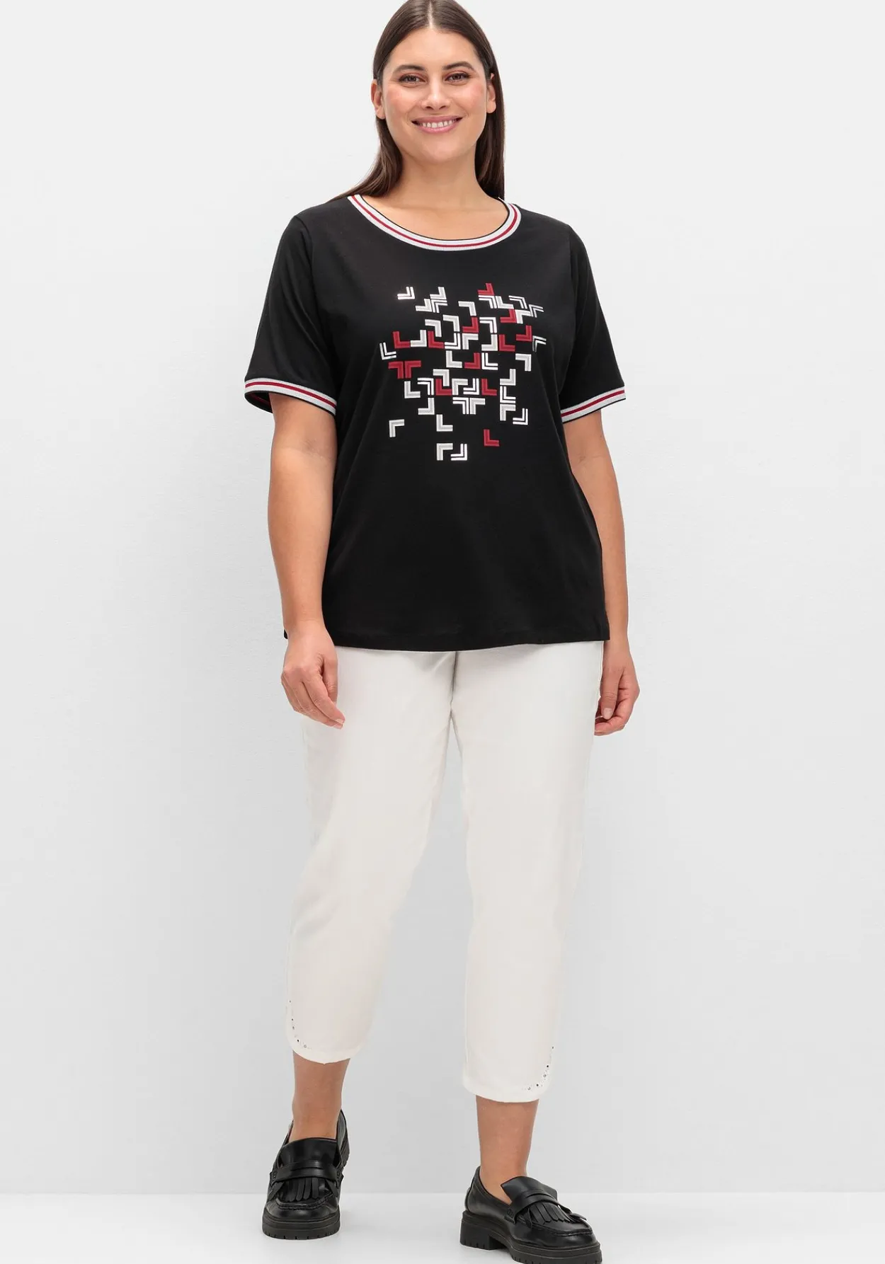Shirt mit Grafik-Frontprint und Glitzerdetails<sheego Outlet
