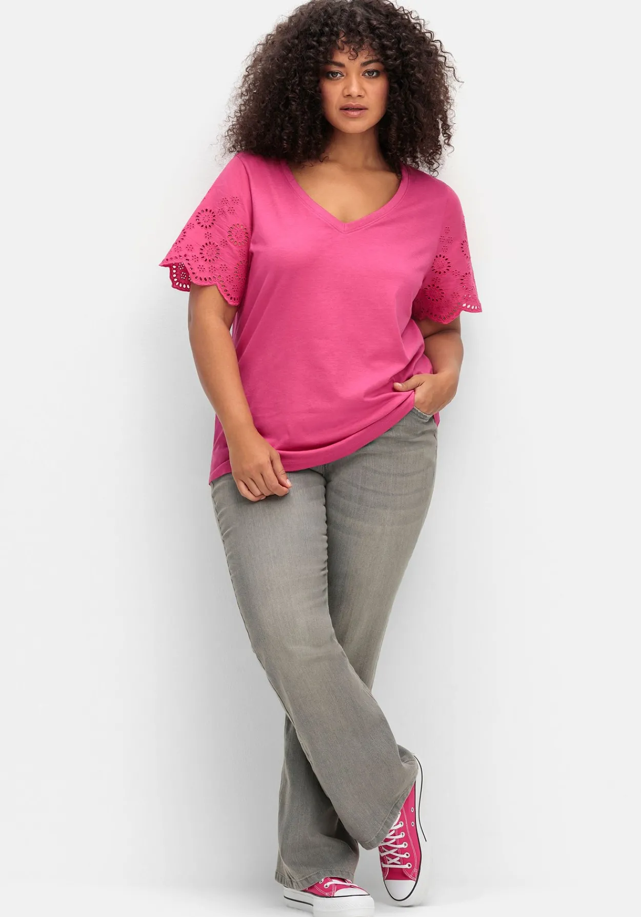 Shirt mit Lochstickerei-Ärmeln<sheego by Joe Browns Online