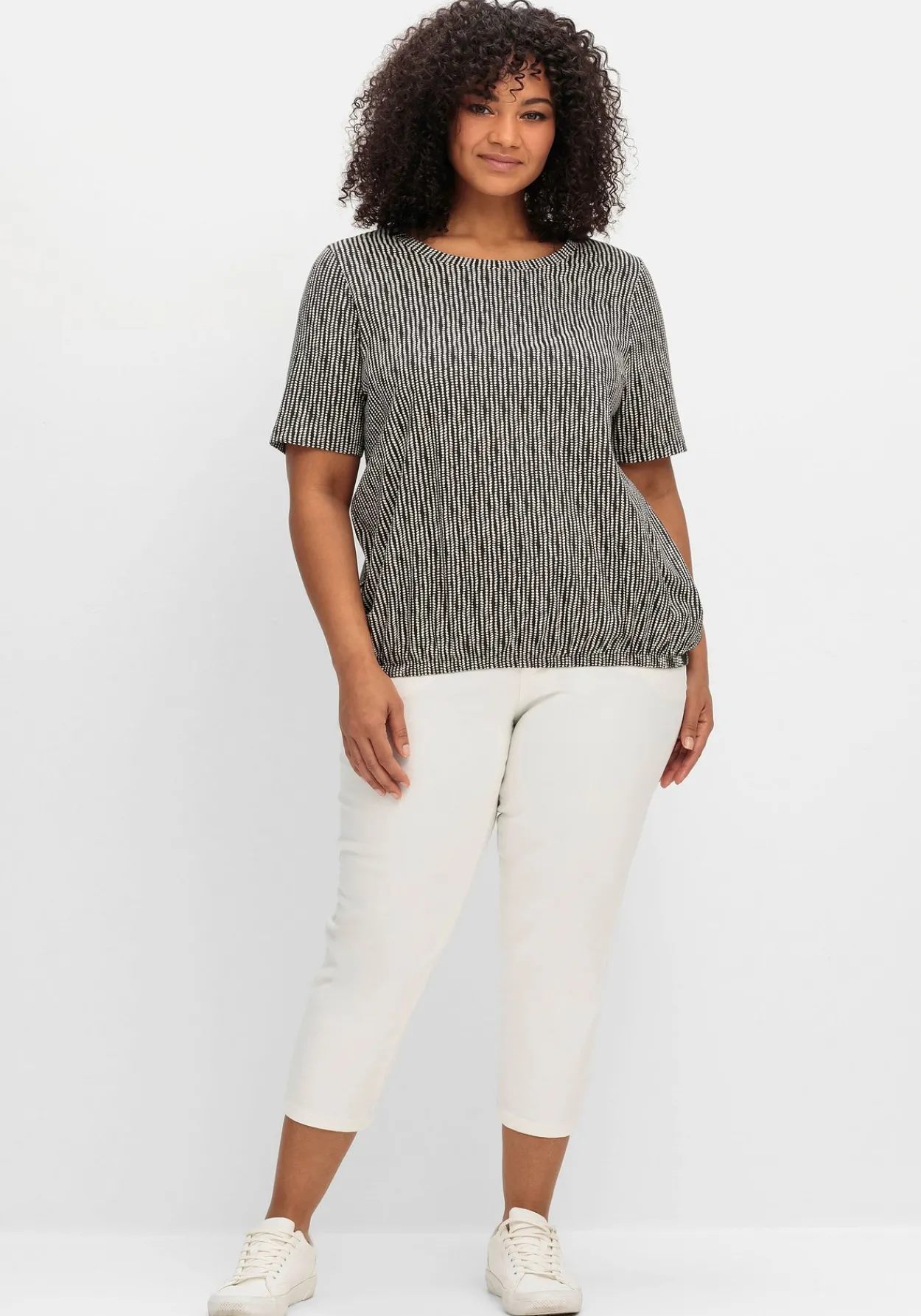 Shirt mit Minimal-Alloverdruck und Gummizugbund<sheego Discount
