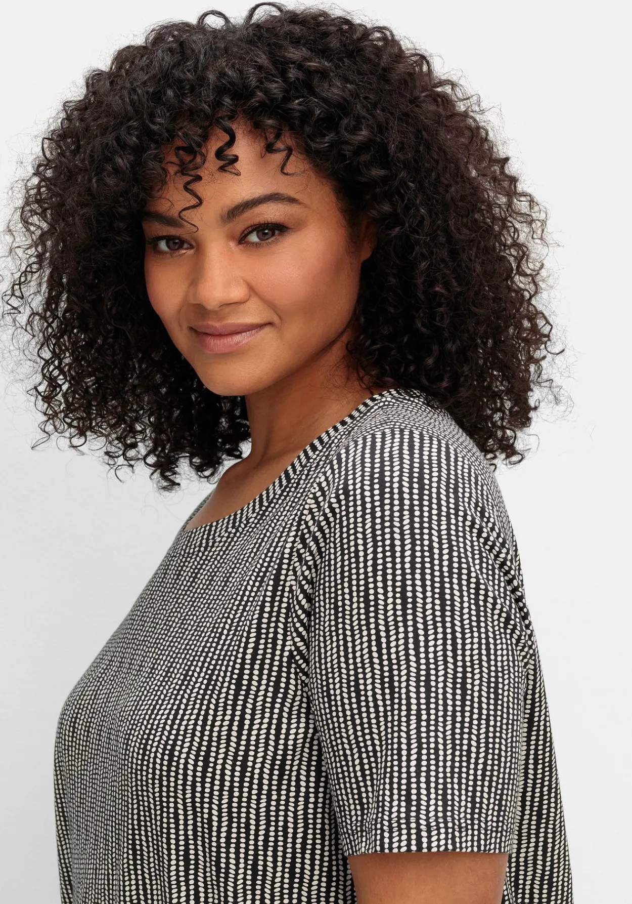 Shirt mit Minimal-Alloverdruck und Gummizugbund<sheego Discount
