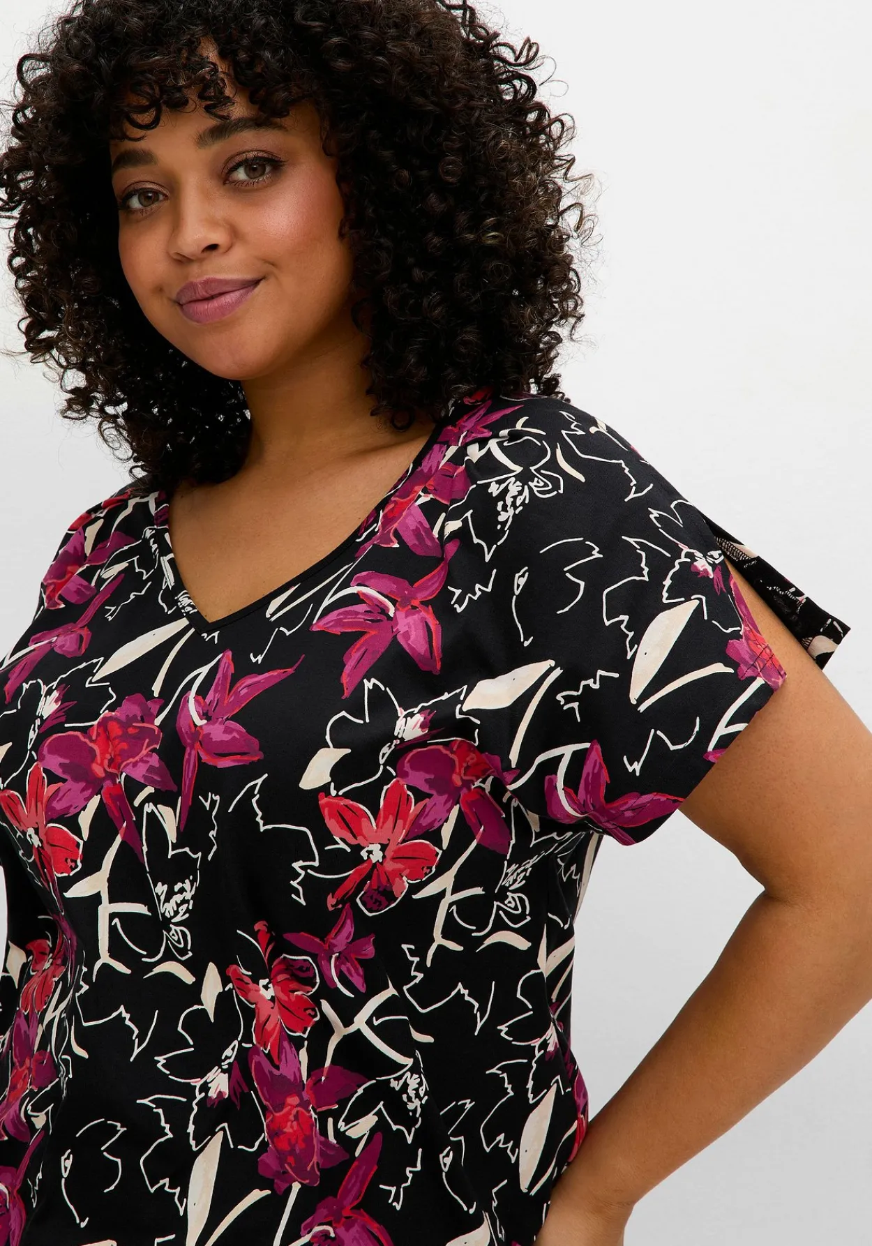 Shirt mit Ärmel-Schlitz und Alloverdruck<sheego Sale