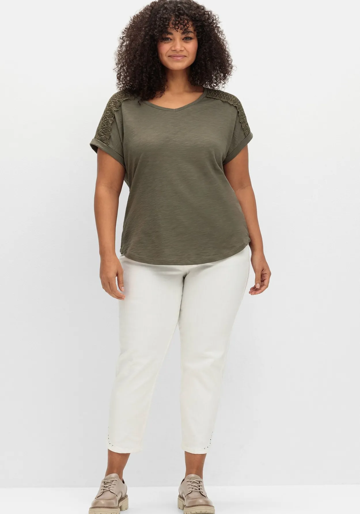 Shirt mit Spitzen-Applikation auf den Schultern<sheego Fashion