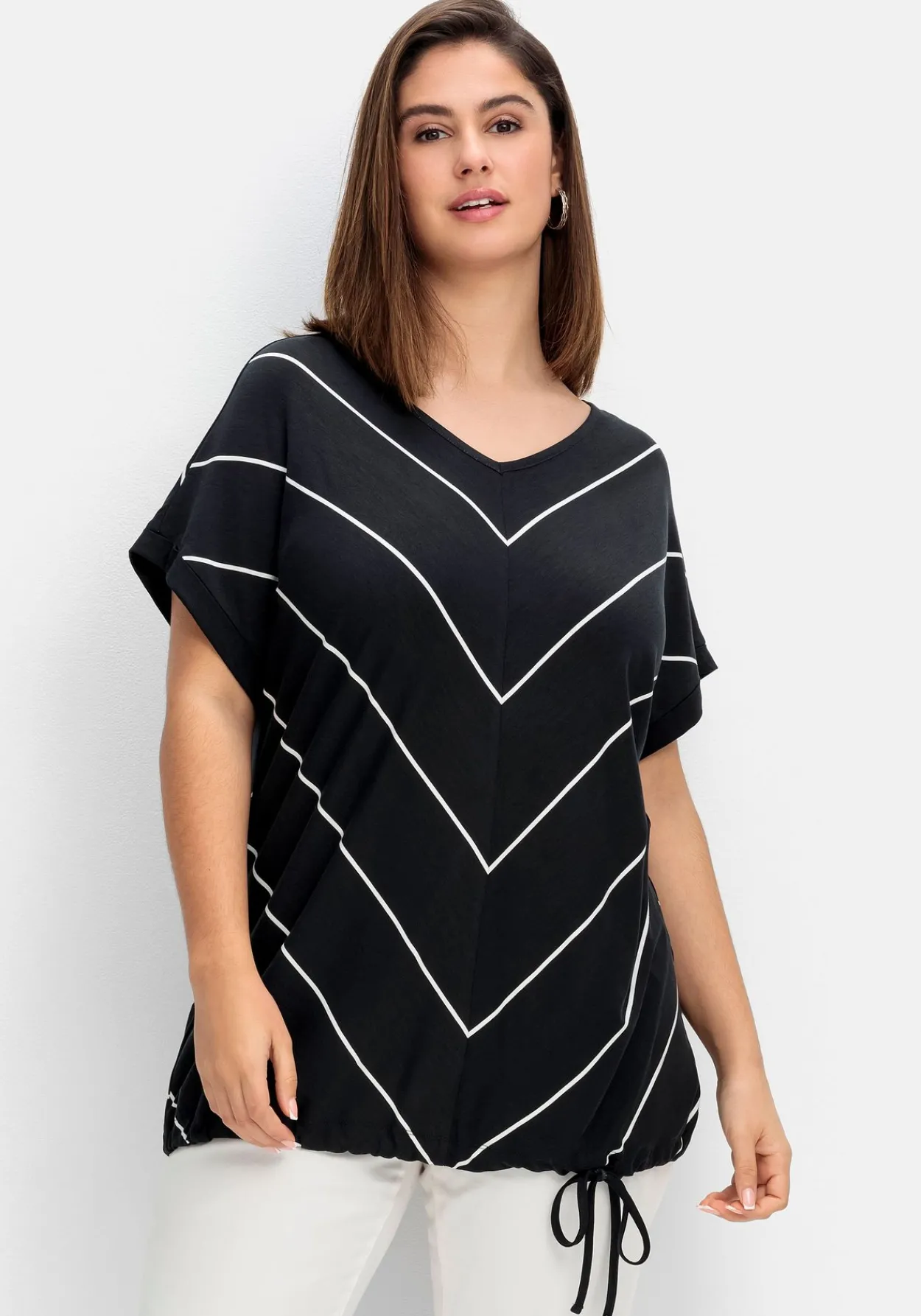 Shirt mit Streifen und Bindeband am Saum<sheego Outlet